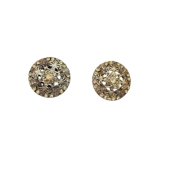 Avon Medallion Silvertone Filigree Earrings NIB 2005 vintage - Picture 1 of 5